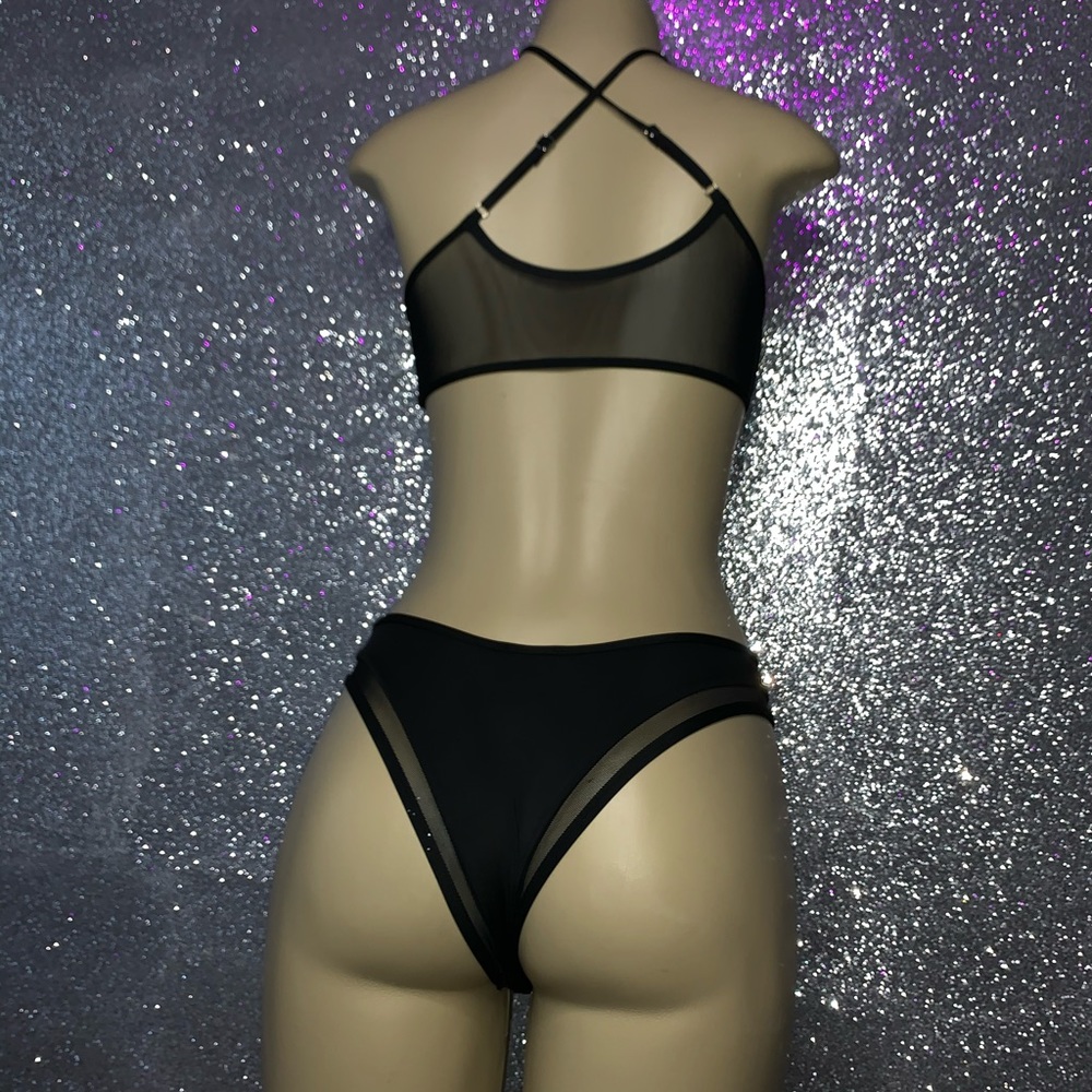 Bikini - Picture 2 of 5
